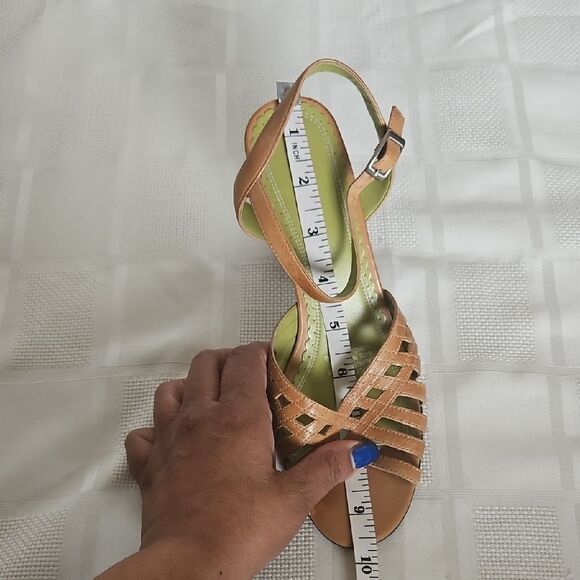 Naturalizer Women's Tan Strappy Sandals - Picture 10 of 16